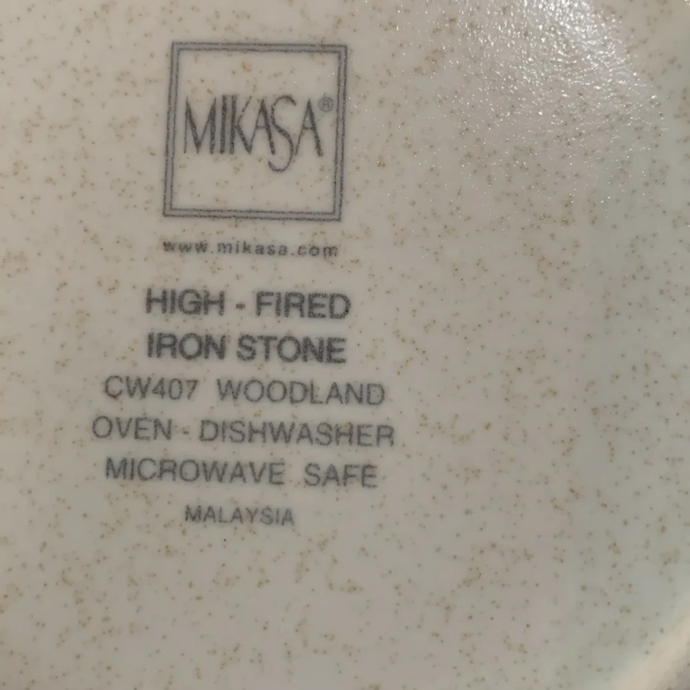 Mikasa Woodland High Fired Leaf Motif Bowl